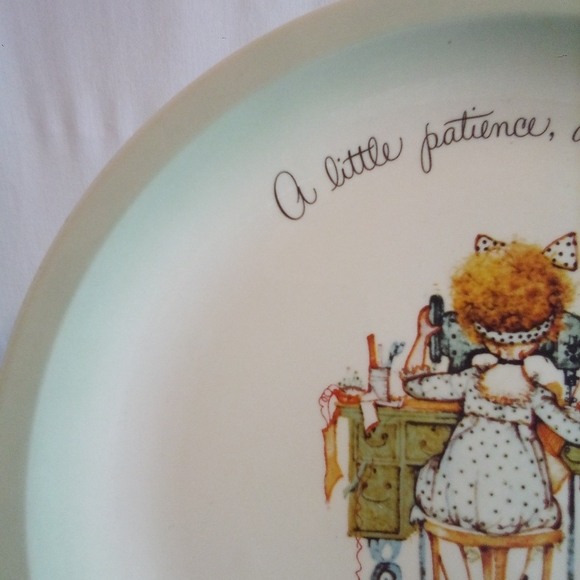 Holly Hobbie Plate Collector's Edition 1972 American Greetings 10.5” Pre-owned - Picture 2 of 9